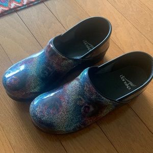 Dansko nursing shoes size women’s 38